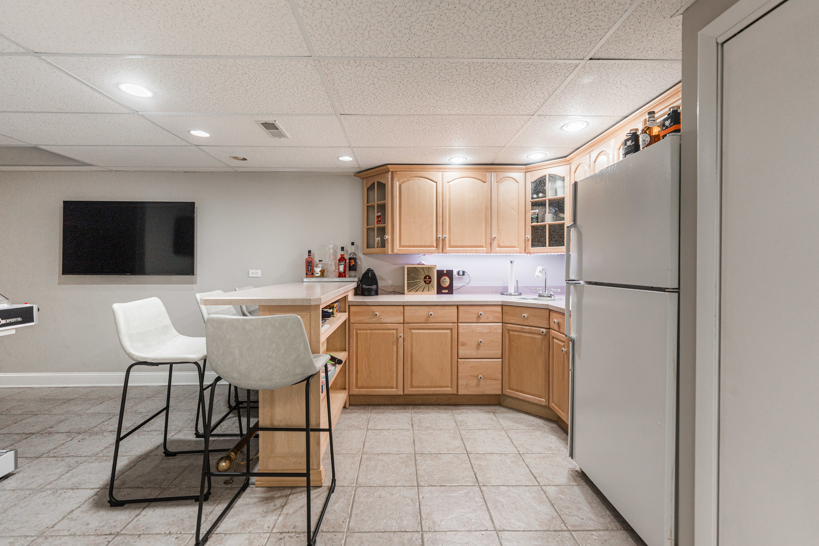 217 Hillandale Drive, Bloomingdale, IL 60108