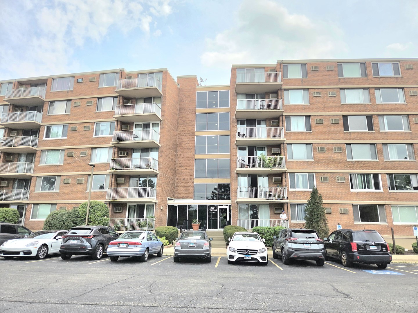 2201 S Highland Avenue #1G, Lombard, IL 60148