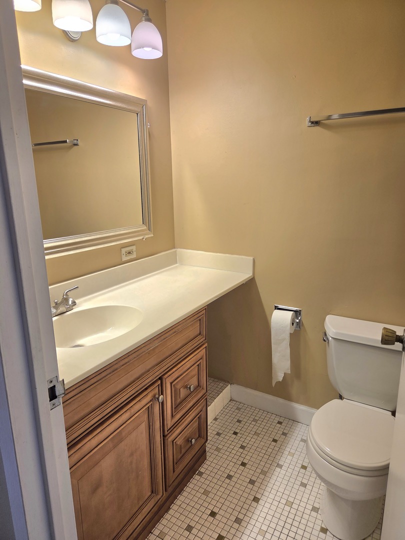 2201 S Highland Avenue #1G, Lombard, IL 60148
