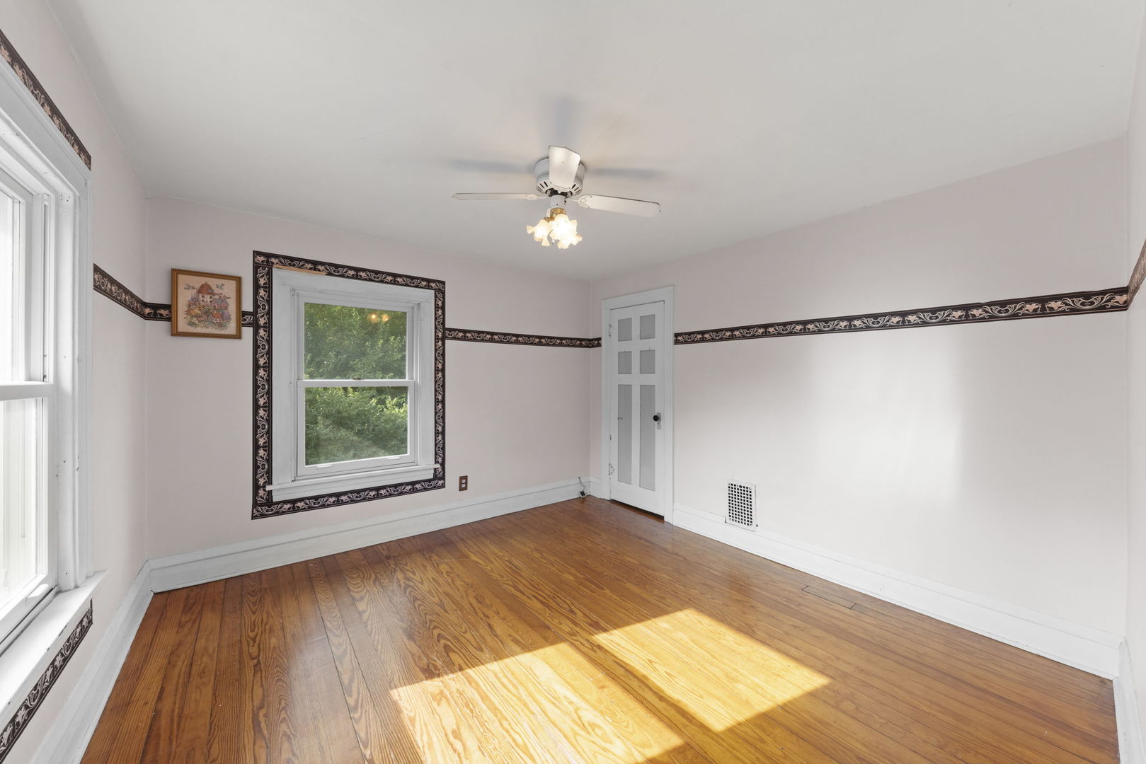 1011 Ingalton Avenue, West Chicago, IL 60185