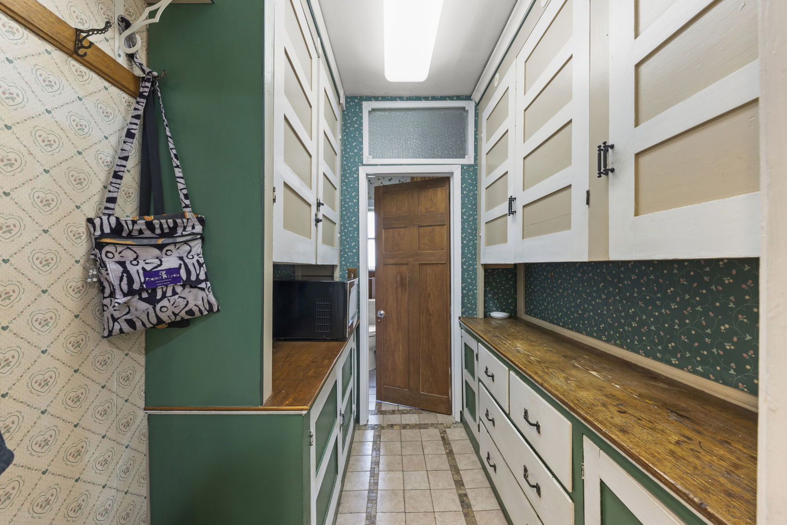 1011 Ingalton Avenue, West Chicago, IL 60185