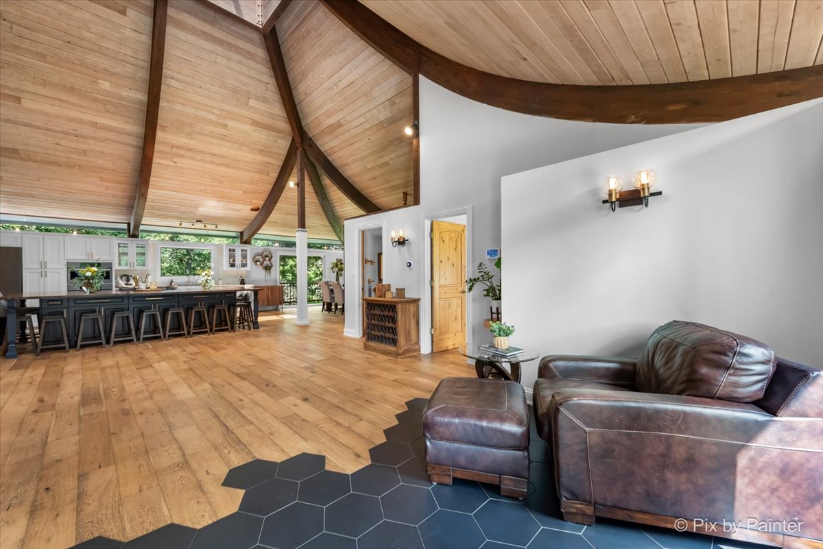 6111 Ridgeview Drive, Huntley, IL 60142