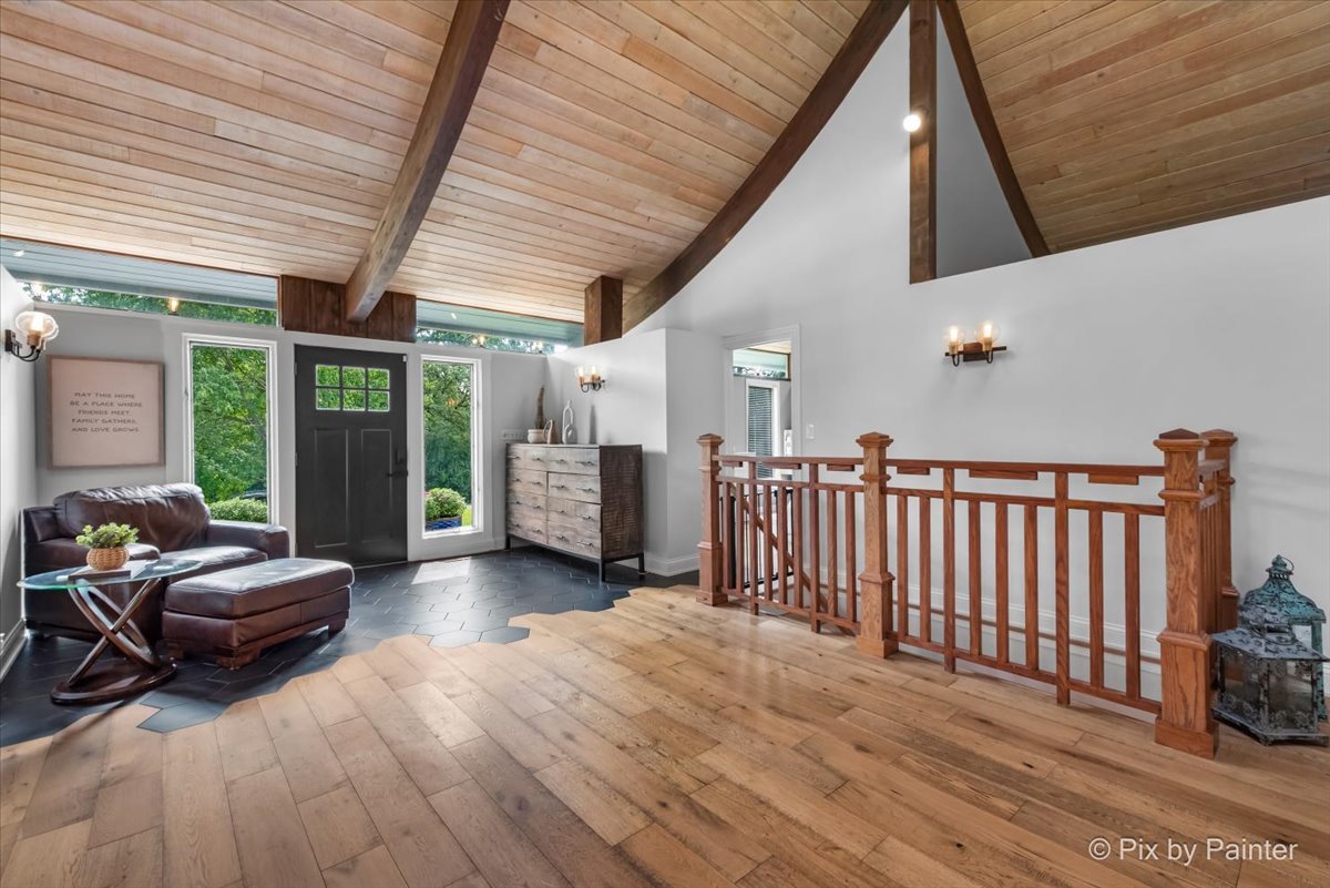 6111 Ridgeview Drive, Huntley, IL 60142