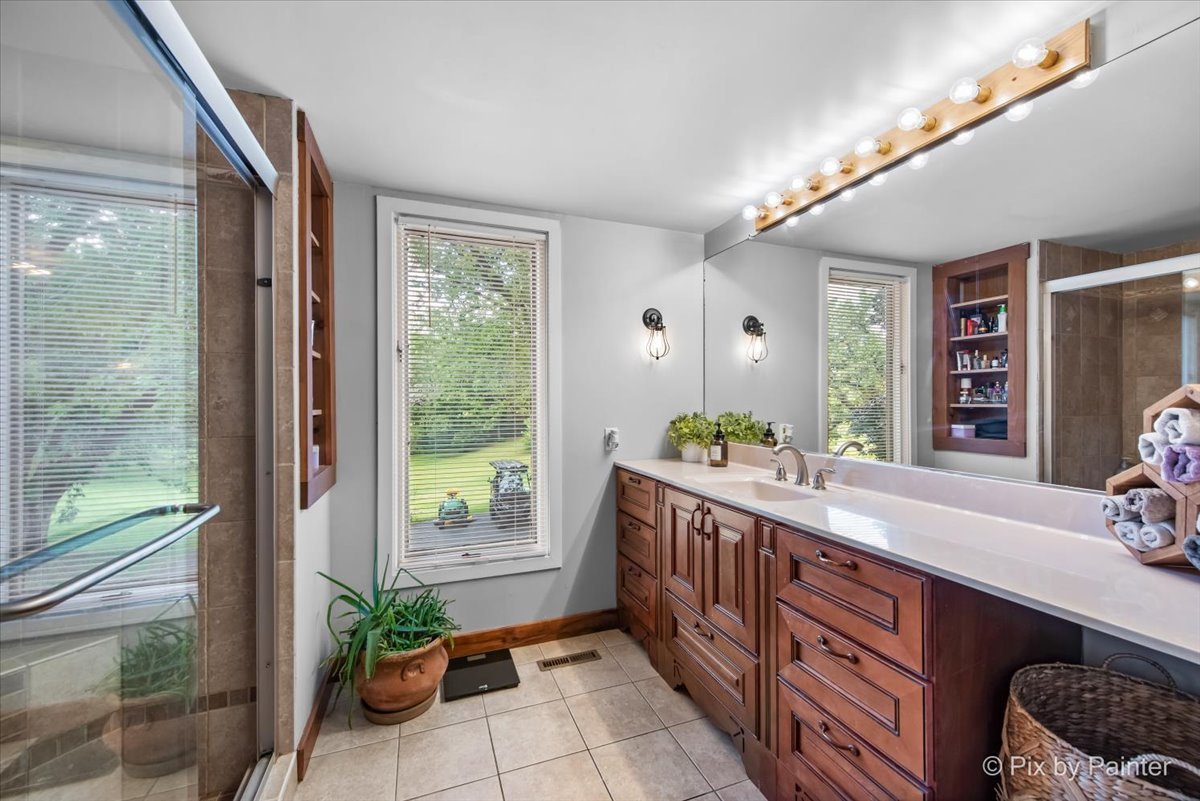 6111 Ridgeview Drive, Huntley, IL 60142