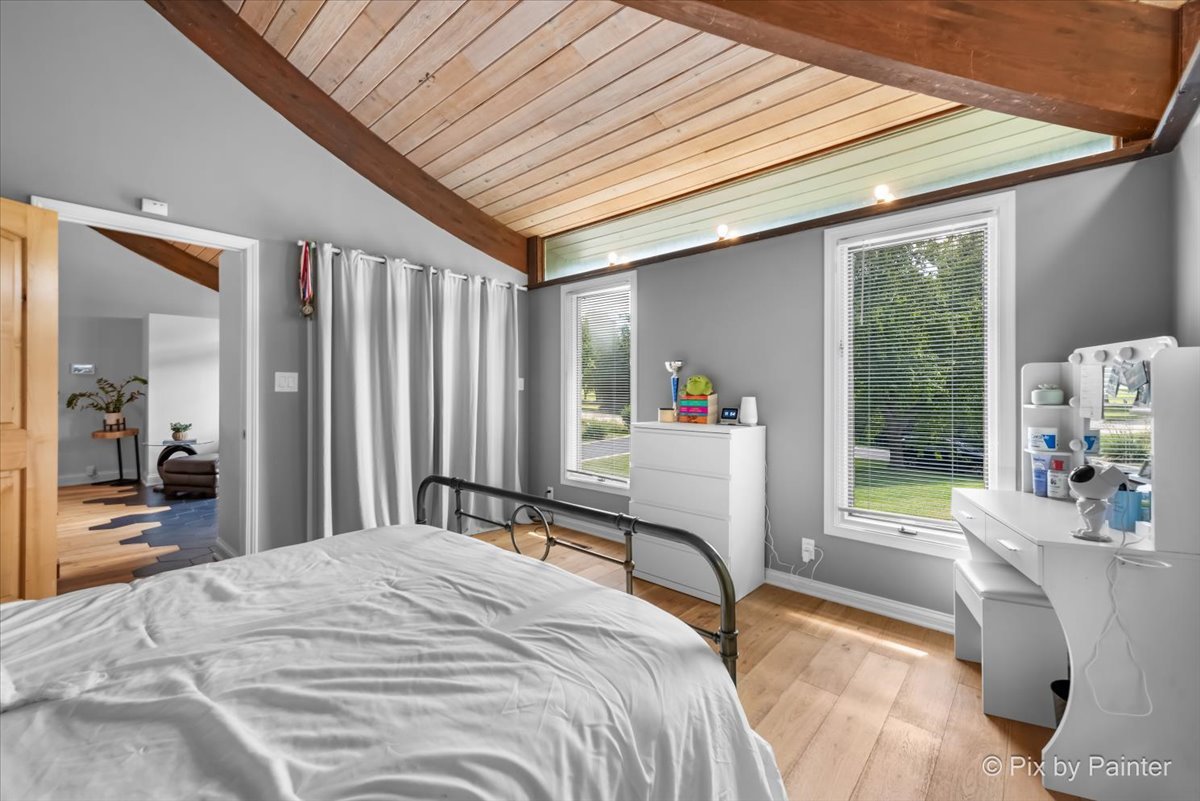 6111 Ridgeview Drive, Huntley, IL 60142