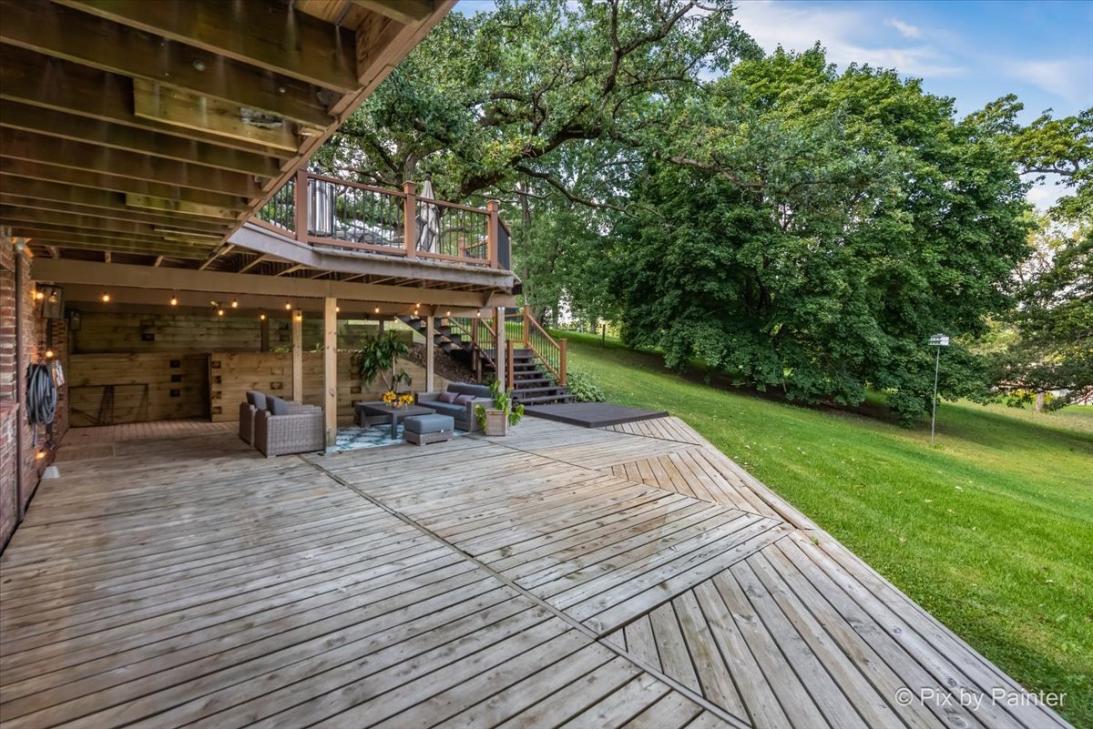 6111 Ridgeview Drive, Huntley, IL 60142