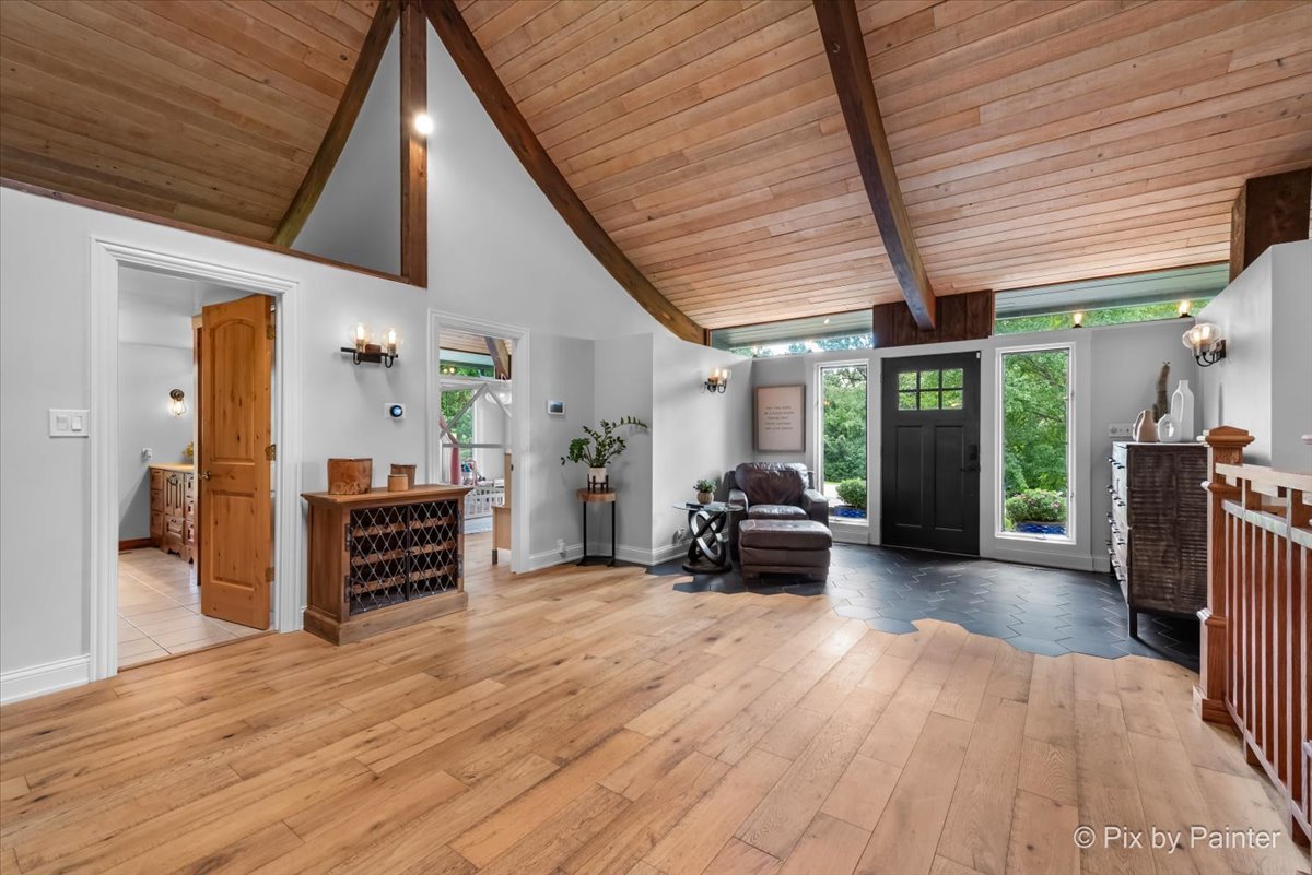 6111 Ridgeview Drive, Huntley, IL 60142