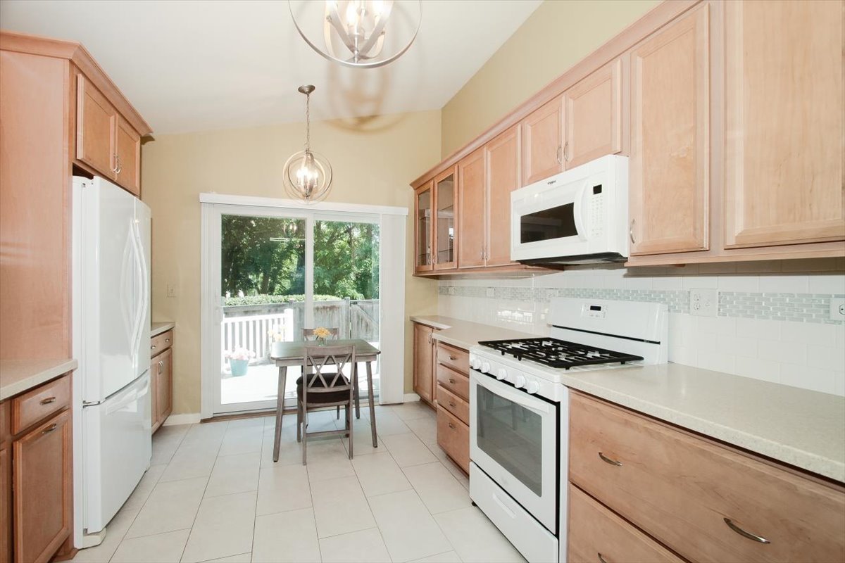1 Sarahs Grove Lane, Schaumburg, IL 60193