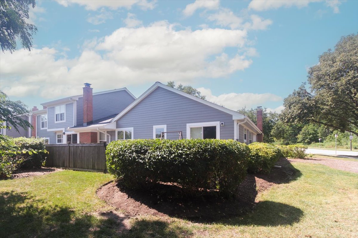 1 Sarahs Grove Lane, Schaumburg, IL 60193