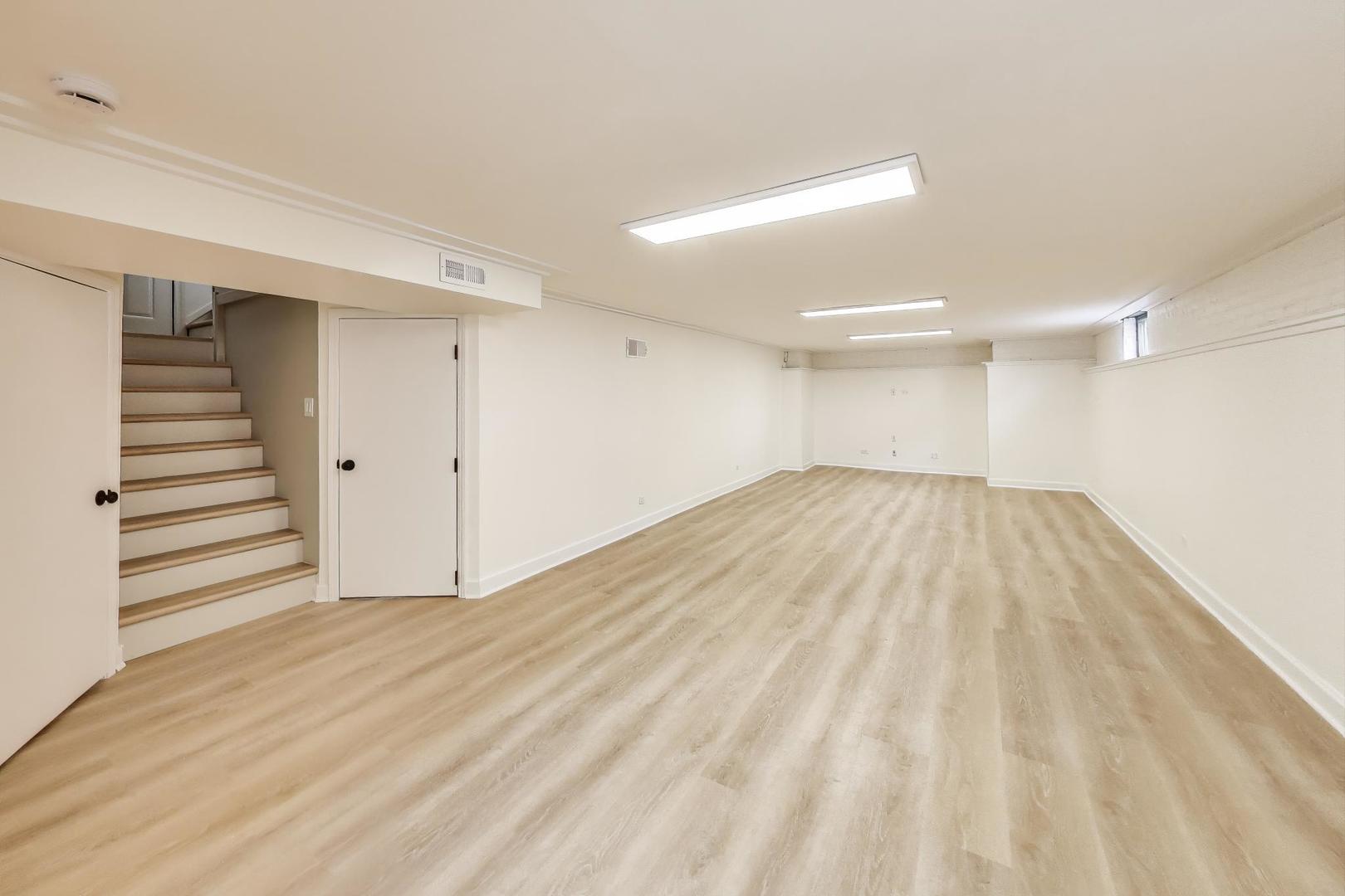 7241 N Overhill Avenue, Chicago, IL 60631