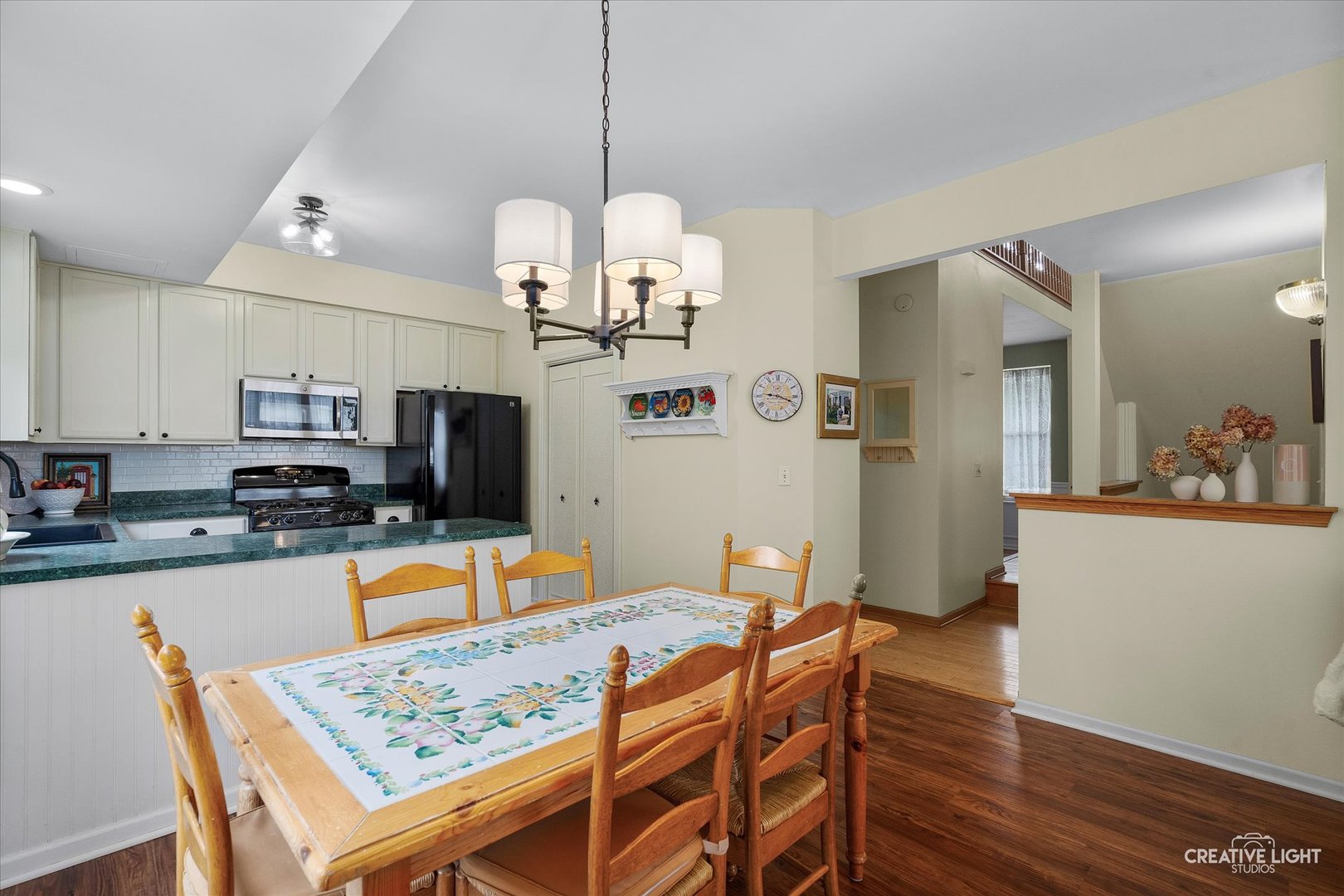 147 Eisenhower Drive, Oswego, IL 60543