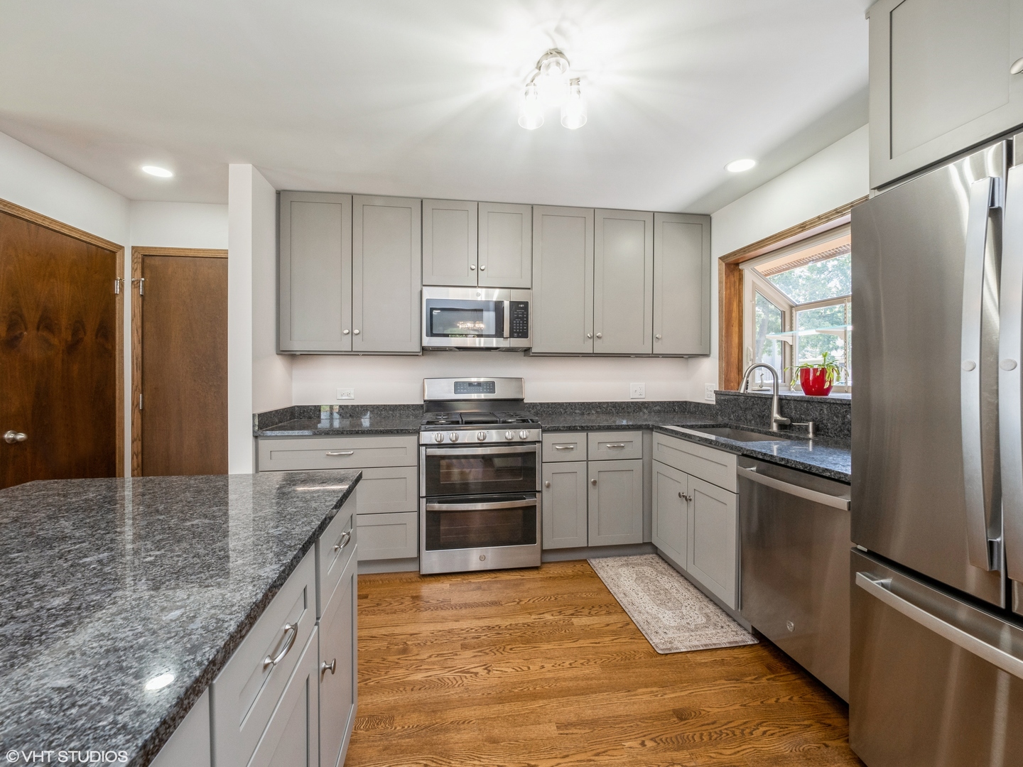 468 Tanglewood Drive, Gurnee, IL 60031