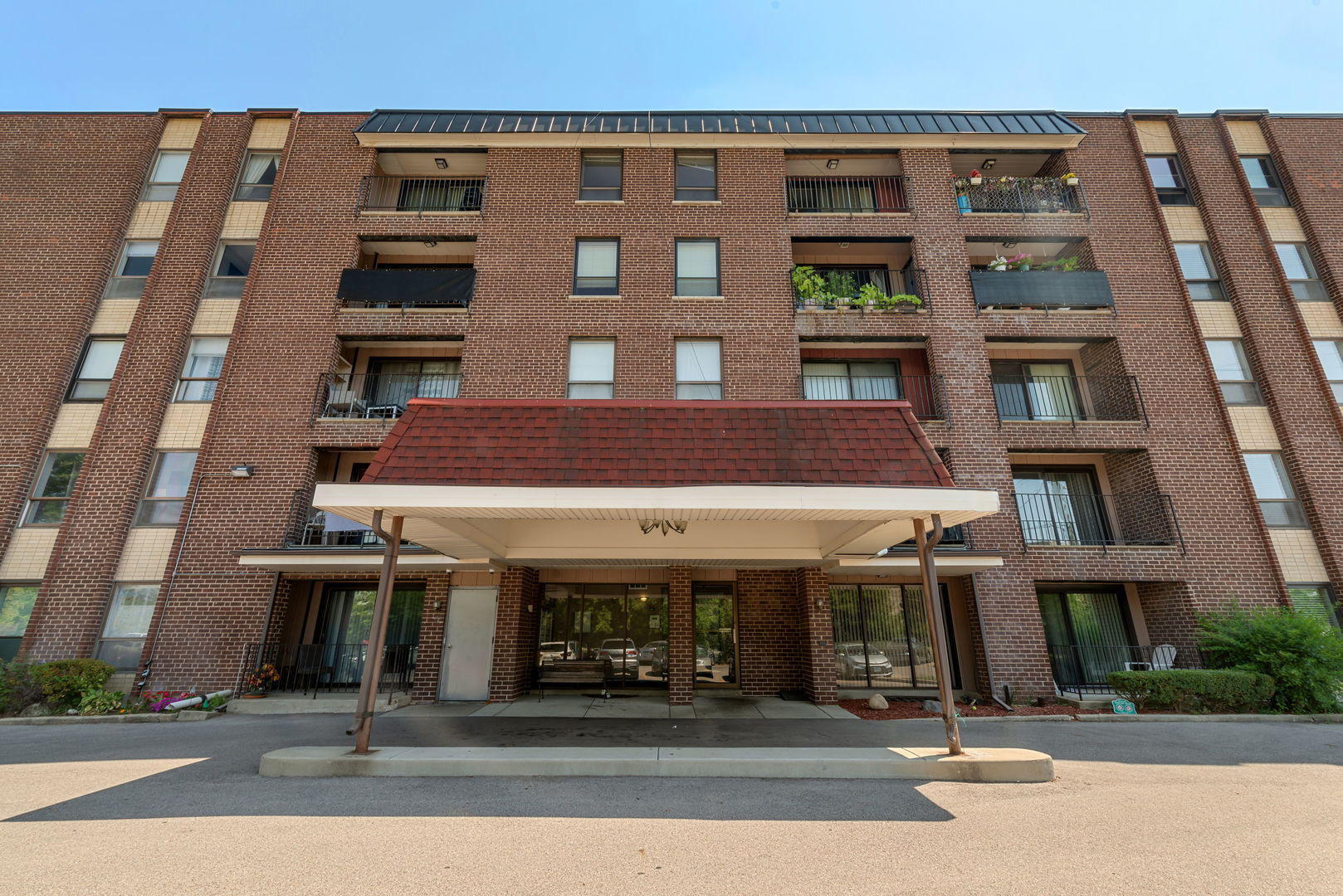 6330 Lincoln Avenue #2E, Morton Grove, IL 60053