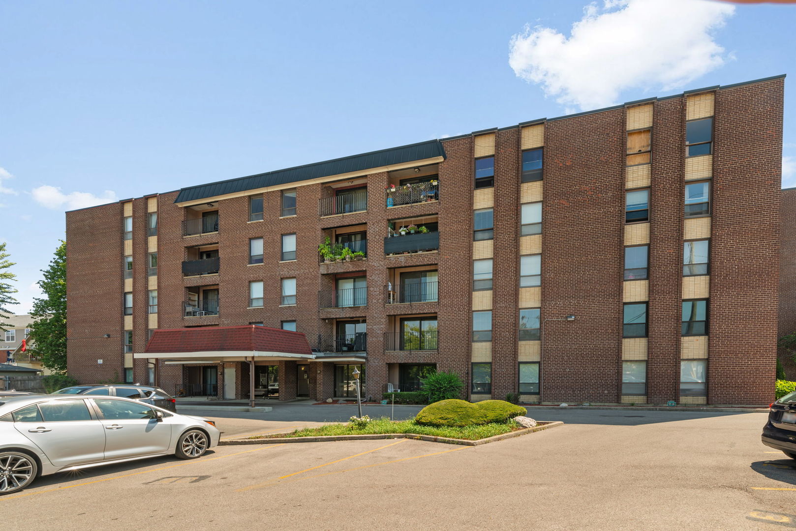 6330 Lincoln Avenue #2E, Morton Grove, IL 60053