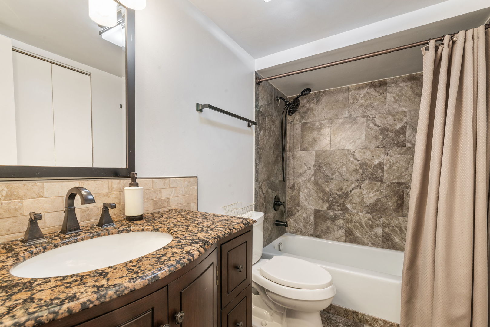 6330 Lincoln Avenue #2E, Morton Grove, IL 60053