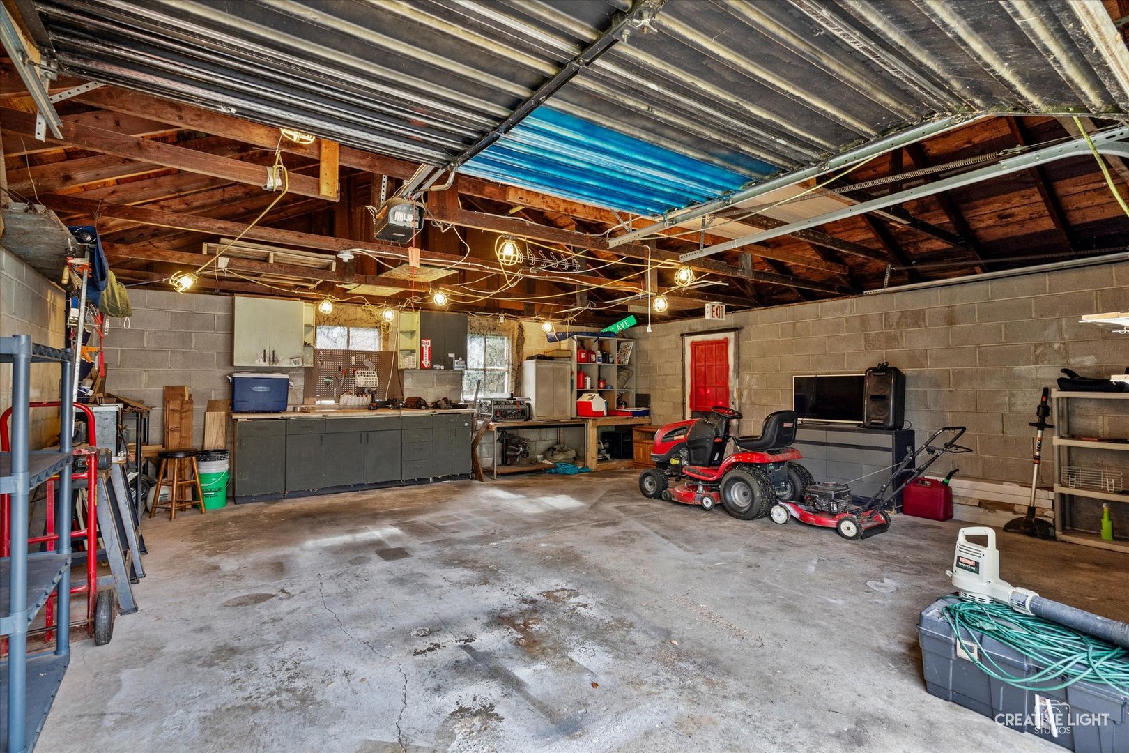 1716 17th Avenue, Sterling, IL 61081