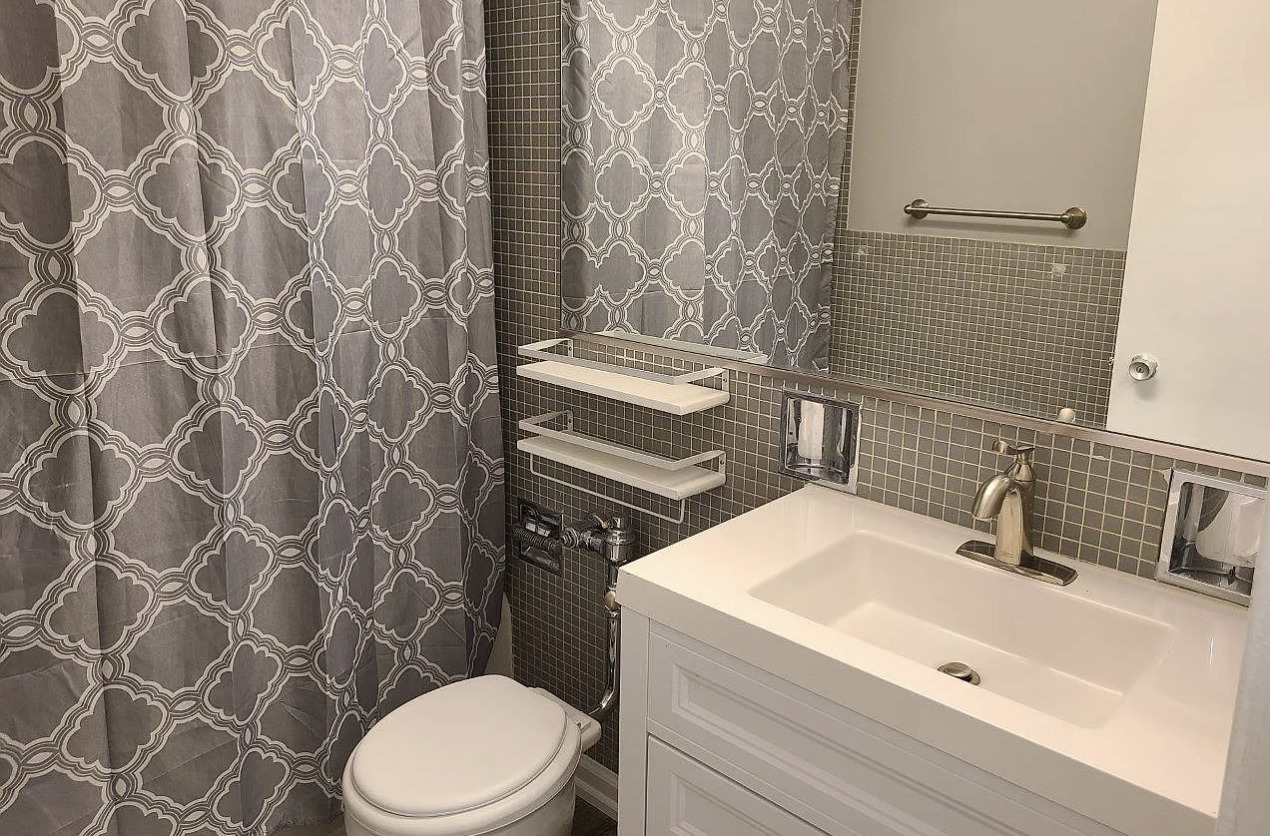 3600 N Lake Shore Drive #909, Chicago, IL 60613