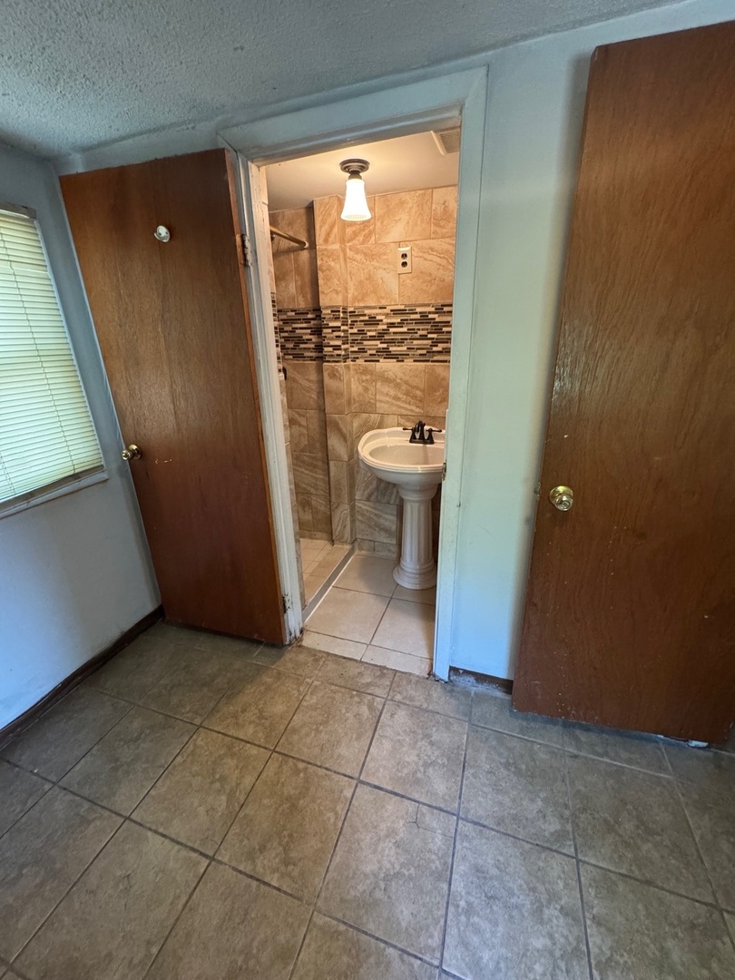 10728 S Pulaski Road, Oak Lawn, IL 60453