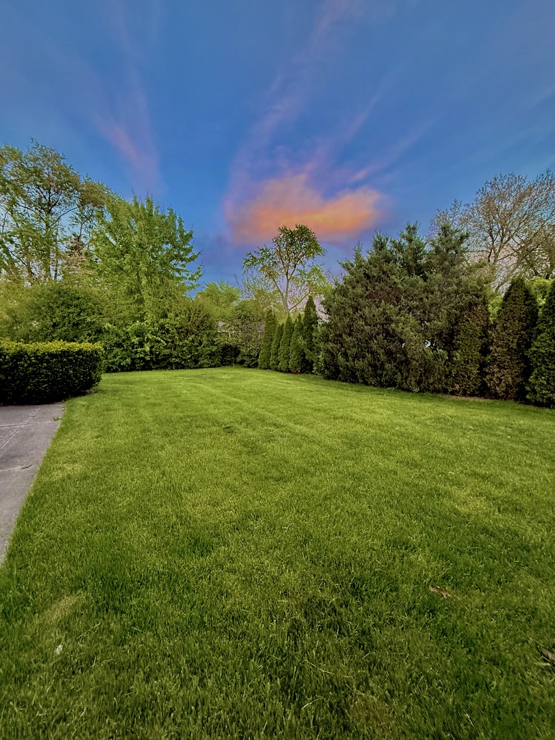 16W639 Red Oak Avenue, Bensenville, IL 60106