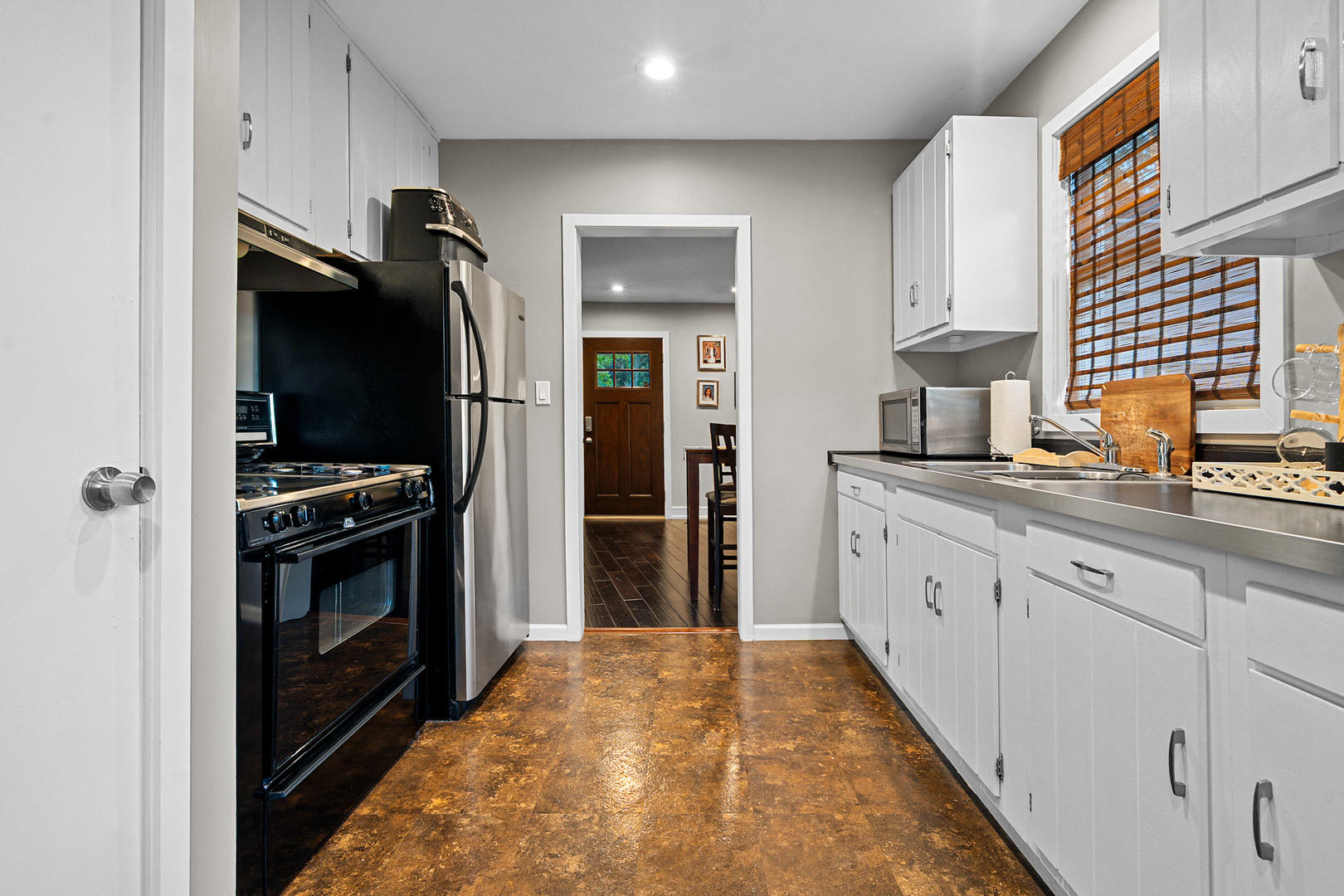 16W639 Red Oak Avenue, Bensenville, IL 60106