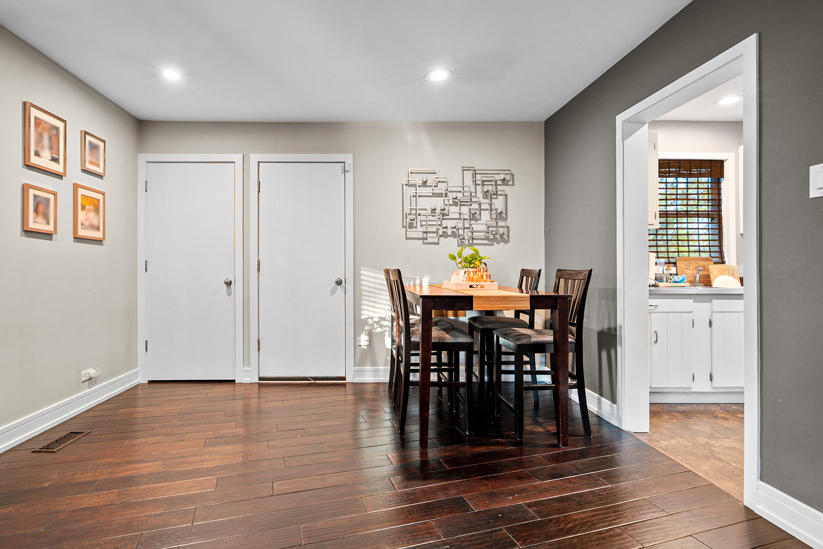 16W639 Red Oak Avenue, Bensenville, IL 60106