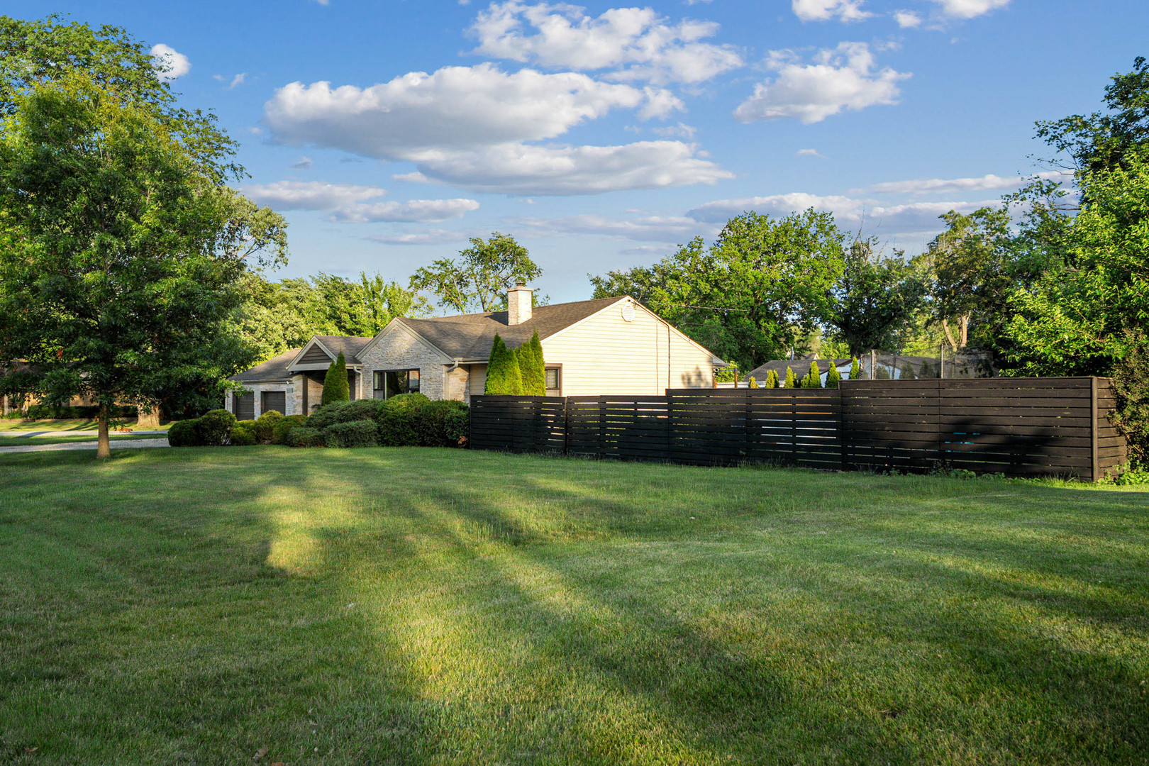 16W639 Red Oak Avenue, Bensenville, IL 60106