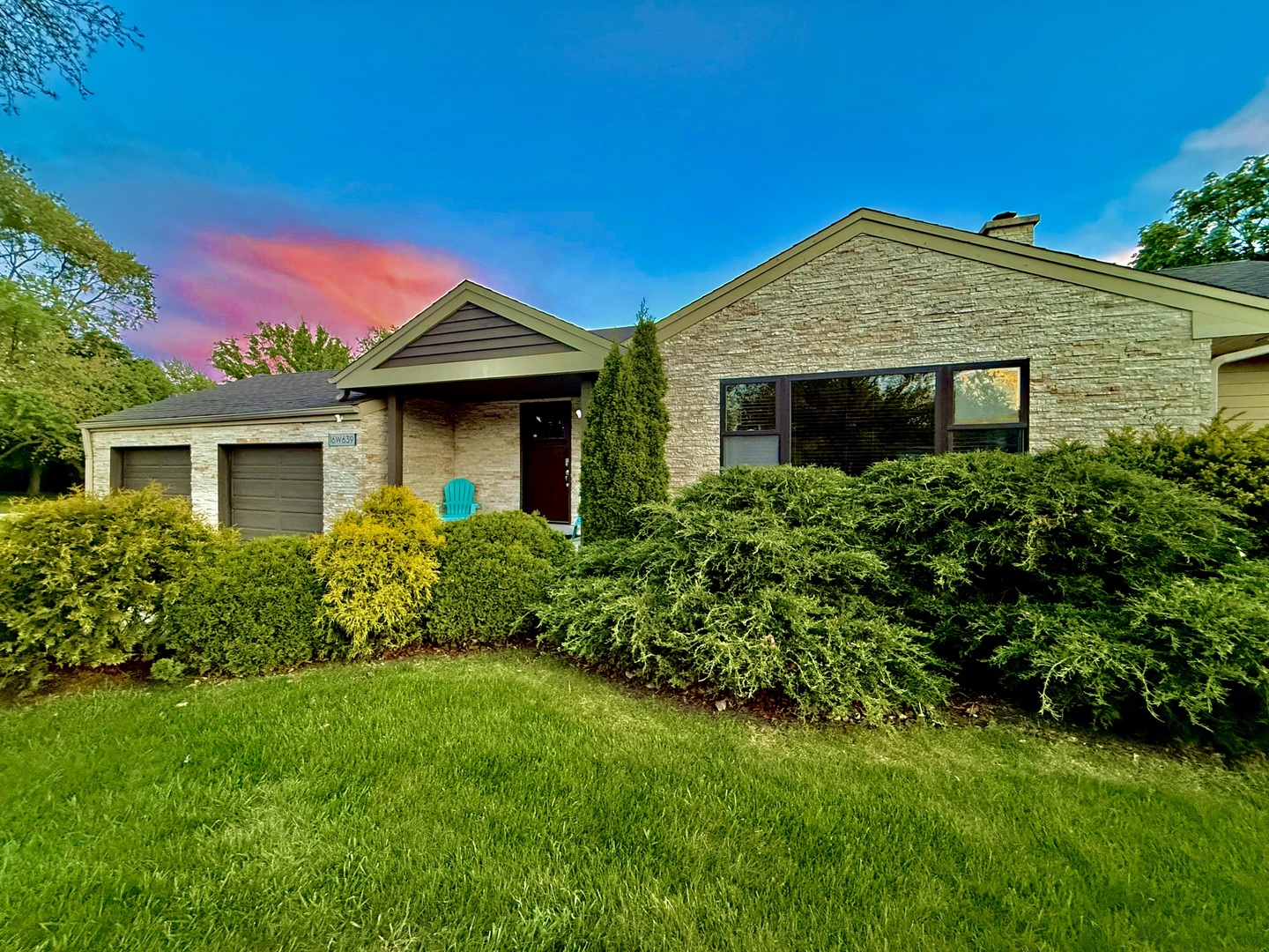 16W639 Red Oak Avenue, Bensenville, IL 60106