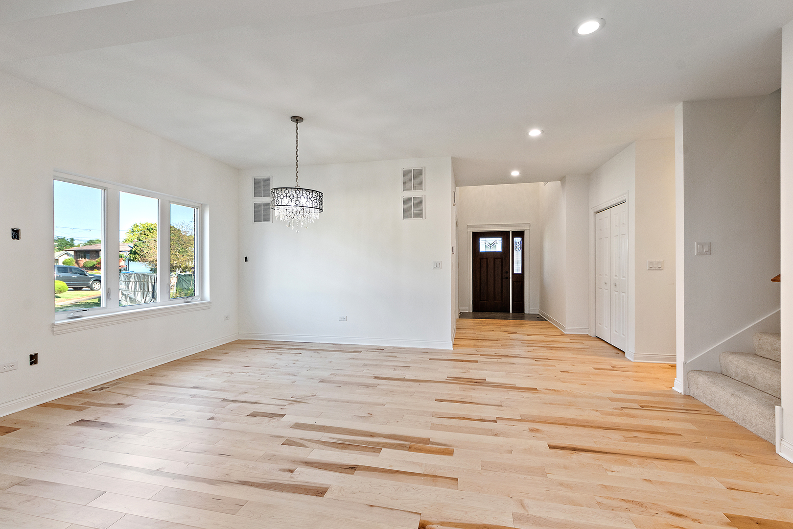 6705 W 91st Place, Oak Lawn, IL 60453
