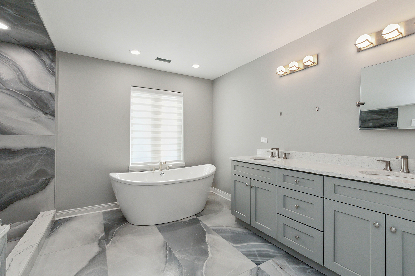 6705 W 91st Place, Oak Lawn, IL 60453