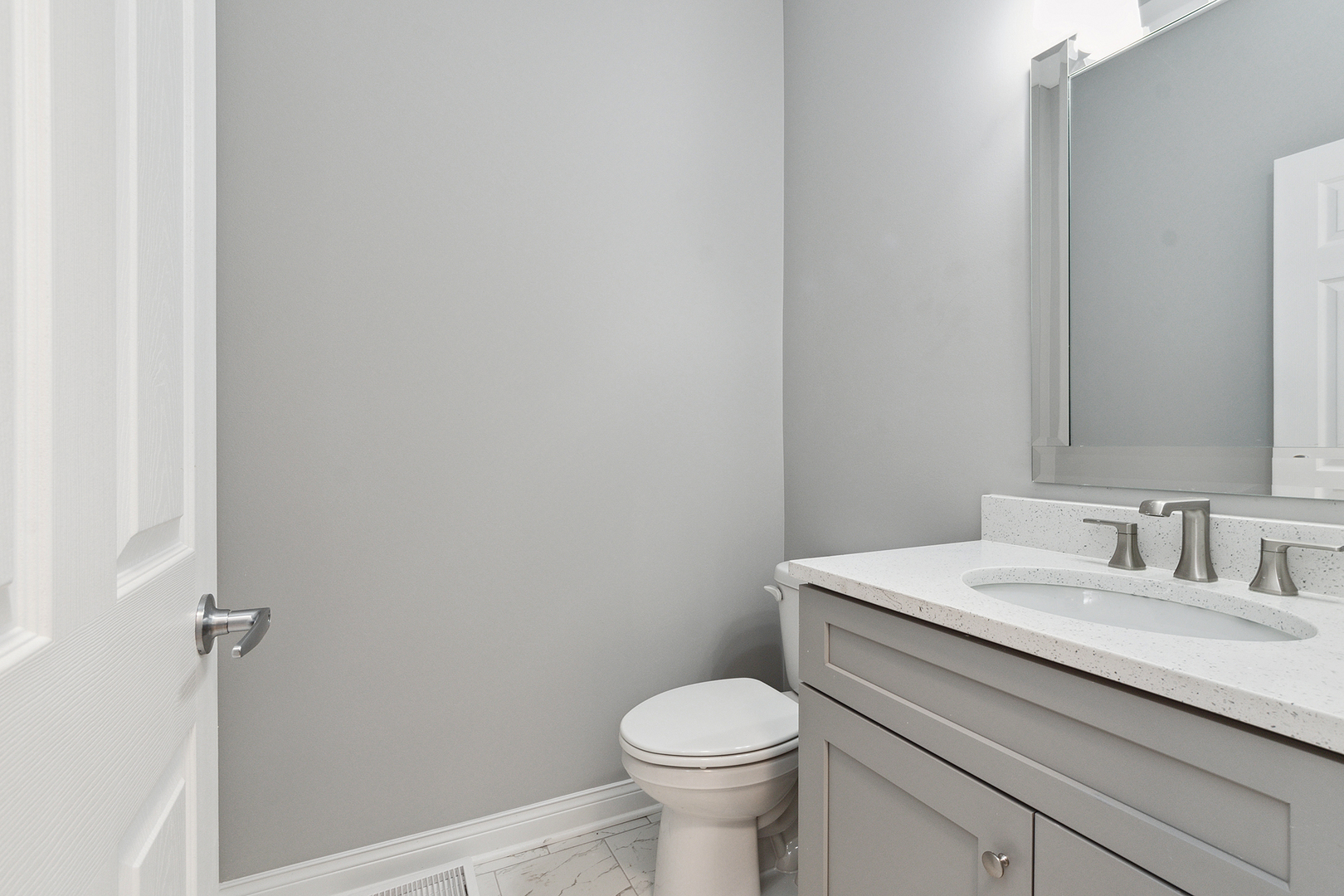 6705 W 91st Place, Oak Lawn, IL 60453