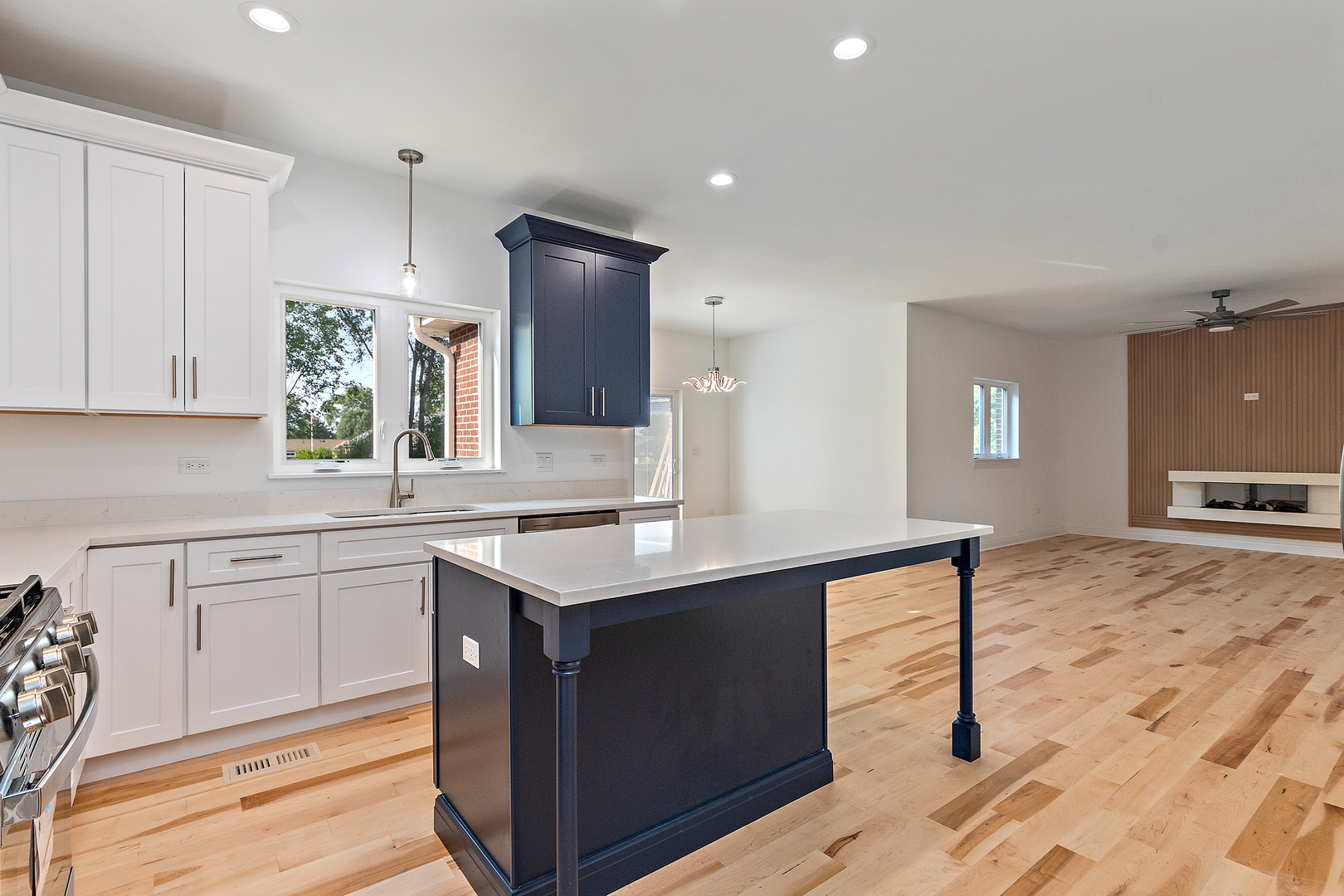 6705 W 91st Place, Oak Lawn, IL 60453
