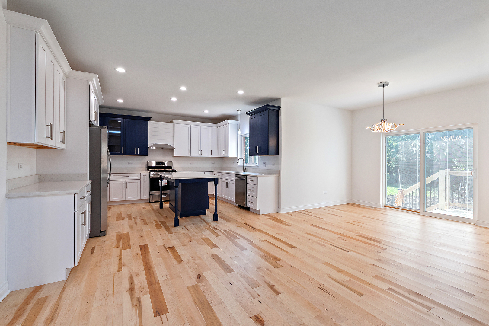6705 W 91st Place, Oak Lawn, IL 60453
