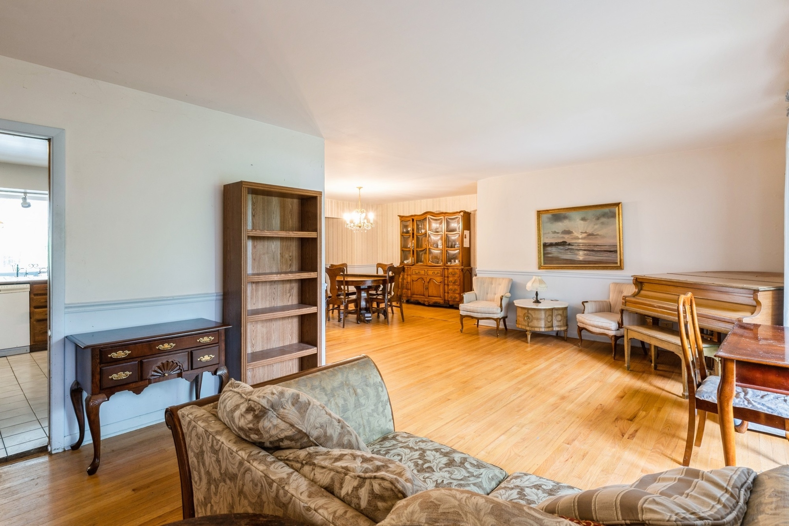 604 E Camp Mcdonald Road, Prospect Heights, IL 60070