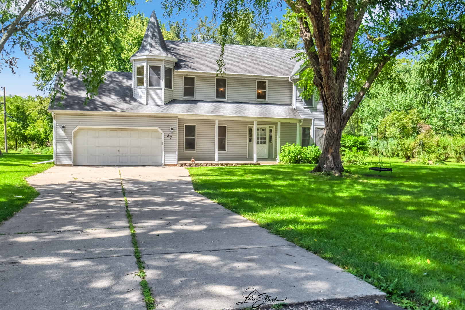 37 N West Drive, Oswego, IL 60543