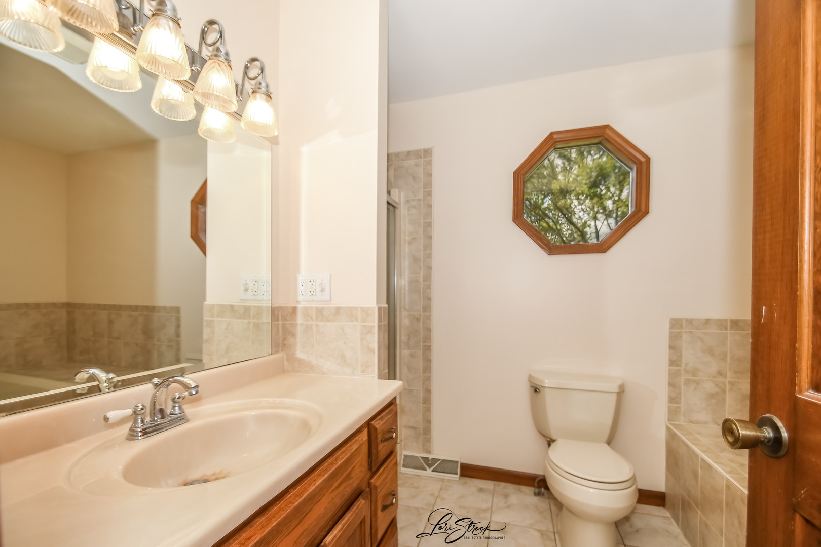37 N West Drive, Oswego, IL 60543