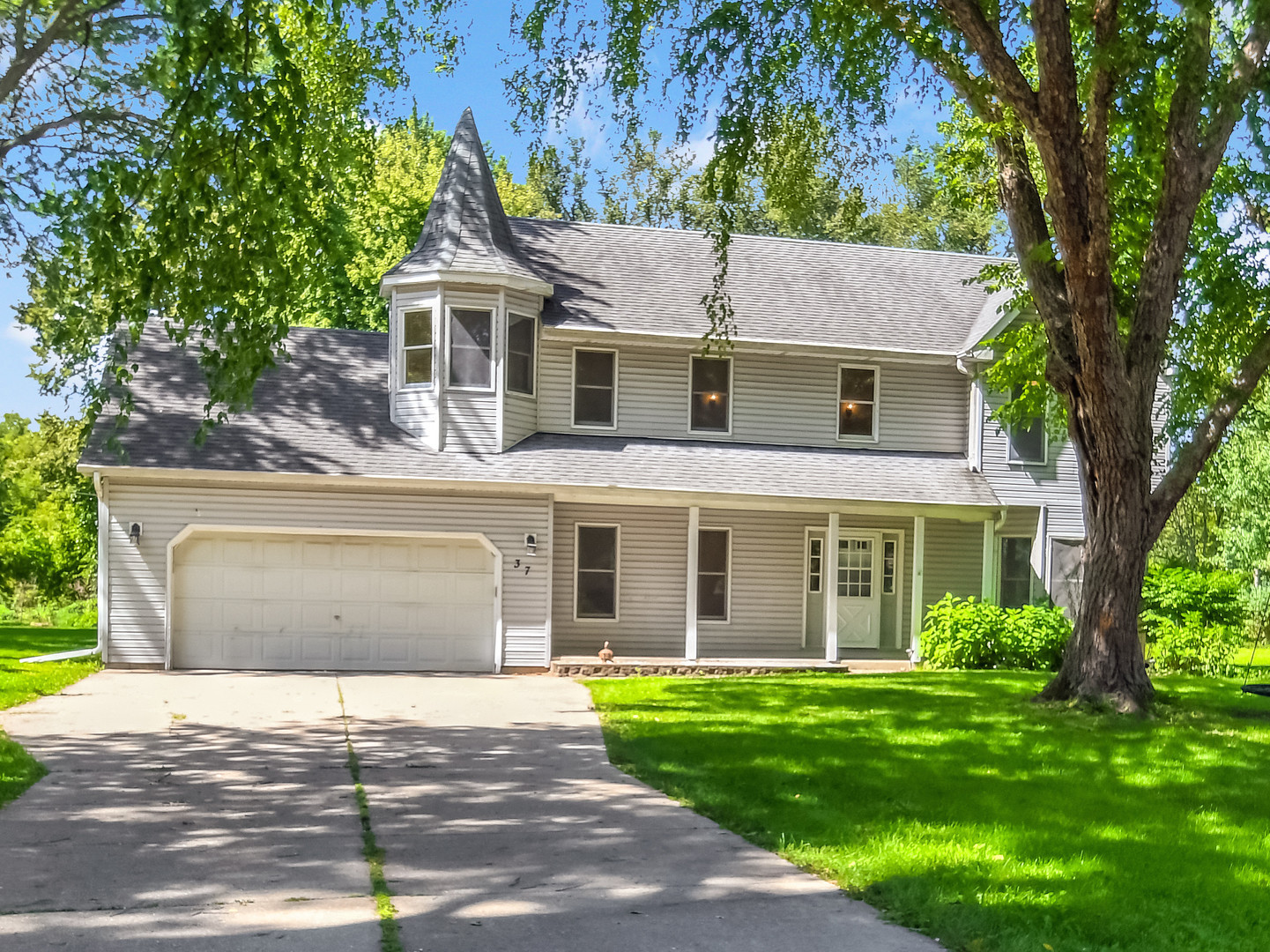 37 N West Drive, Oswego, IL 60543