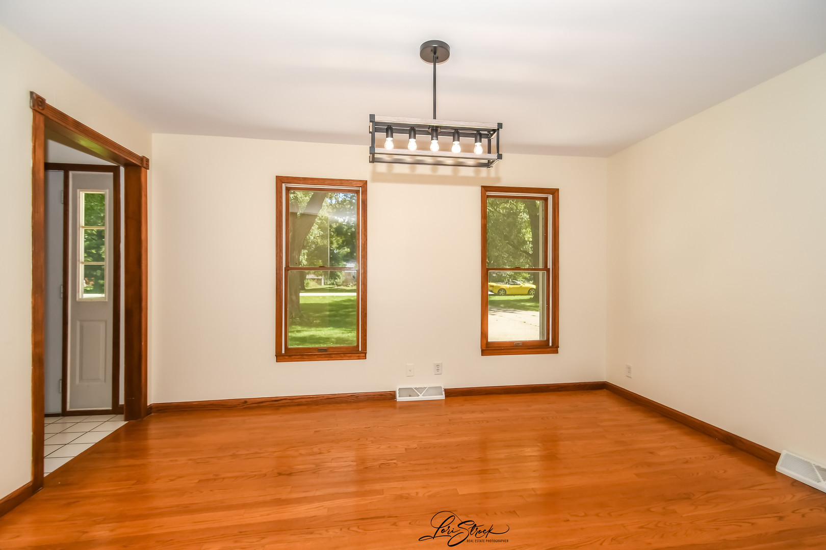 37 N West Drive, Oswego, IL 60543