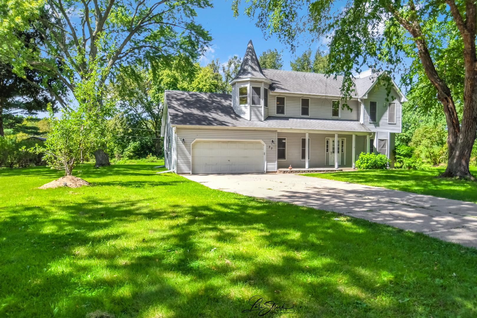 37 N West Drive, Oswego, IL 60543