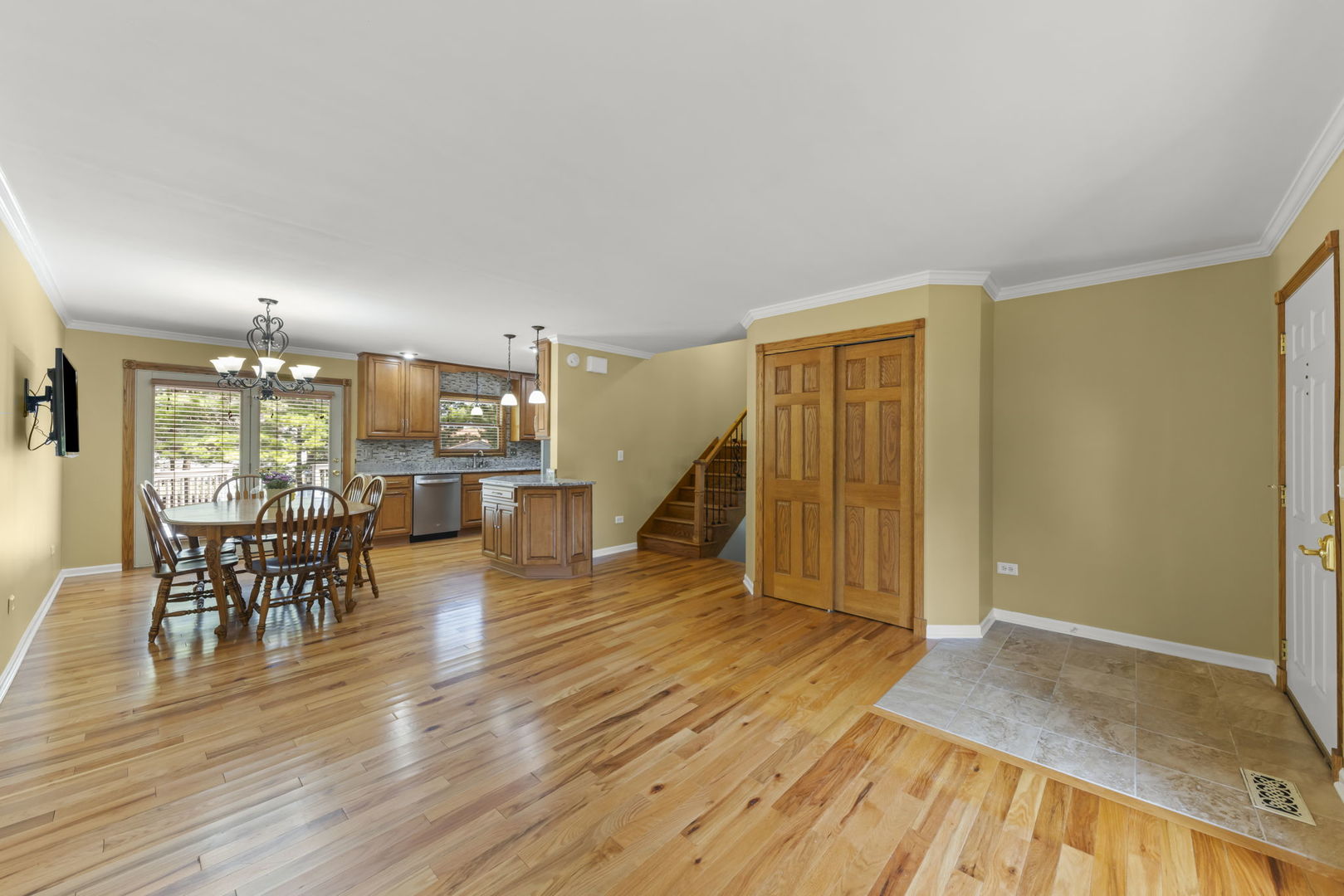 86 Joseph Lane, Glendale Heights, IL 60139