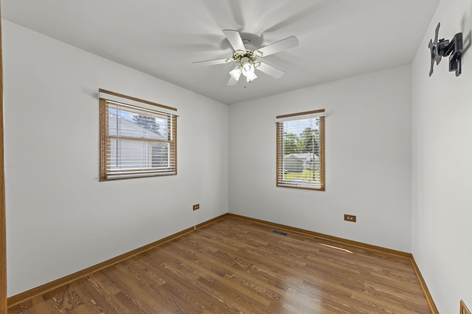 86 Joseph Lane, Glendale Heights, IL 60139