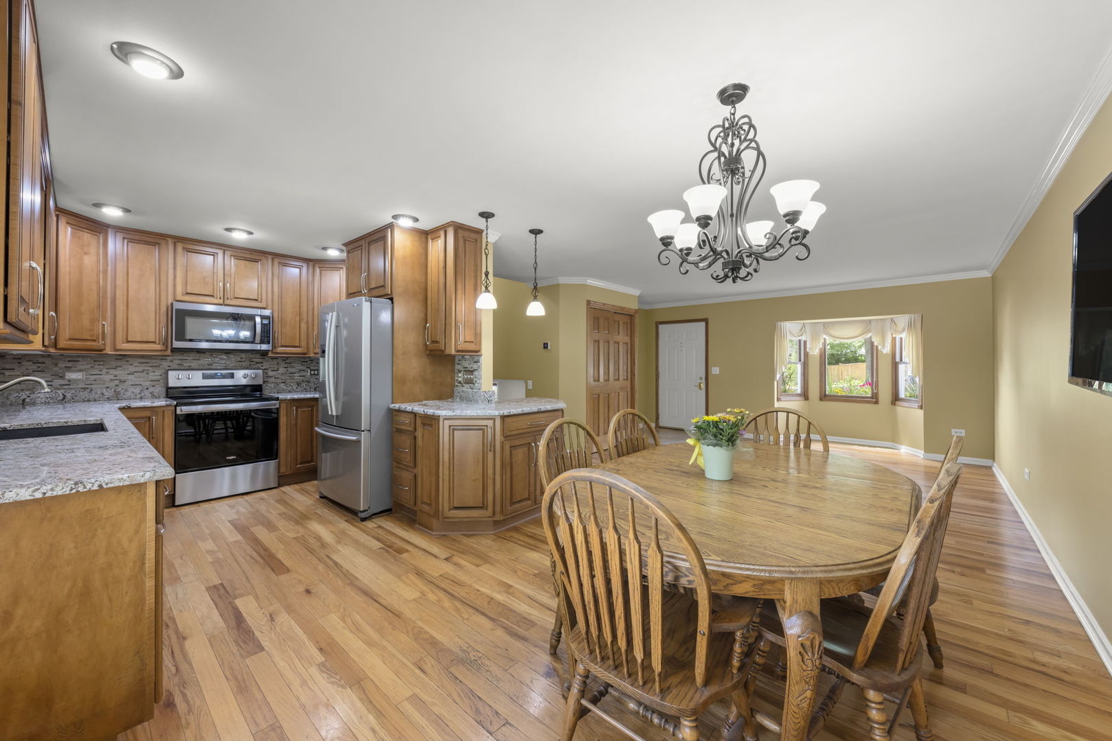 86 Joseph Lane, Glendale Heights, IL 60139