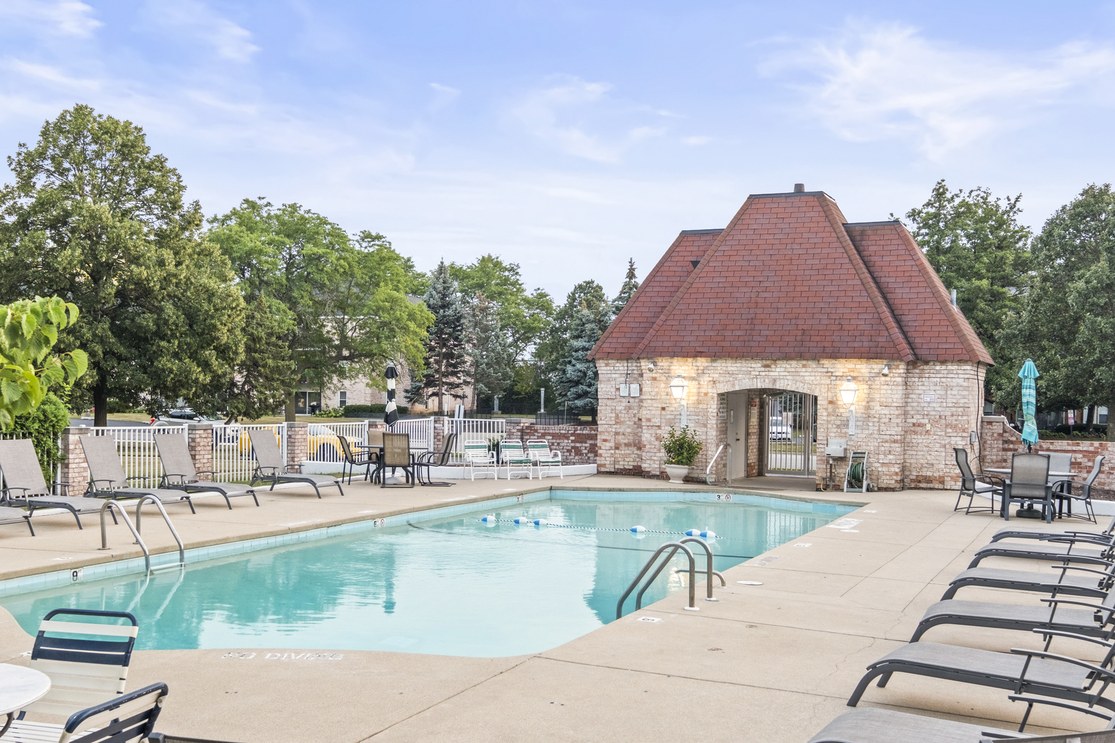 5100 Carriageway Drive #308, Rolling Meadows, IL 60008