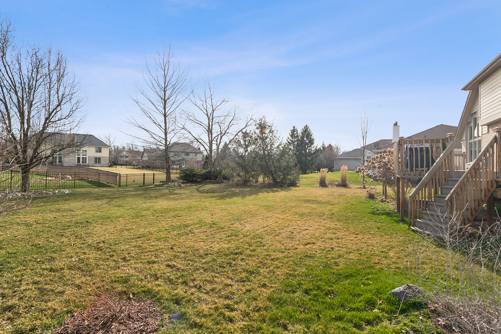 8899 Charrington Drive, Frankfort, IL 60423