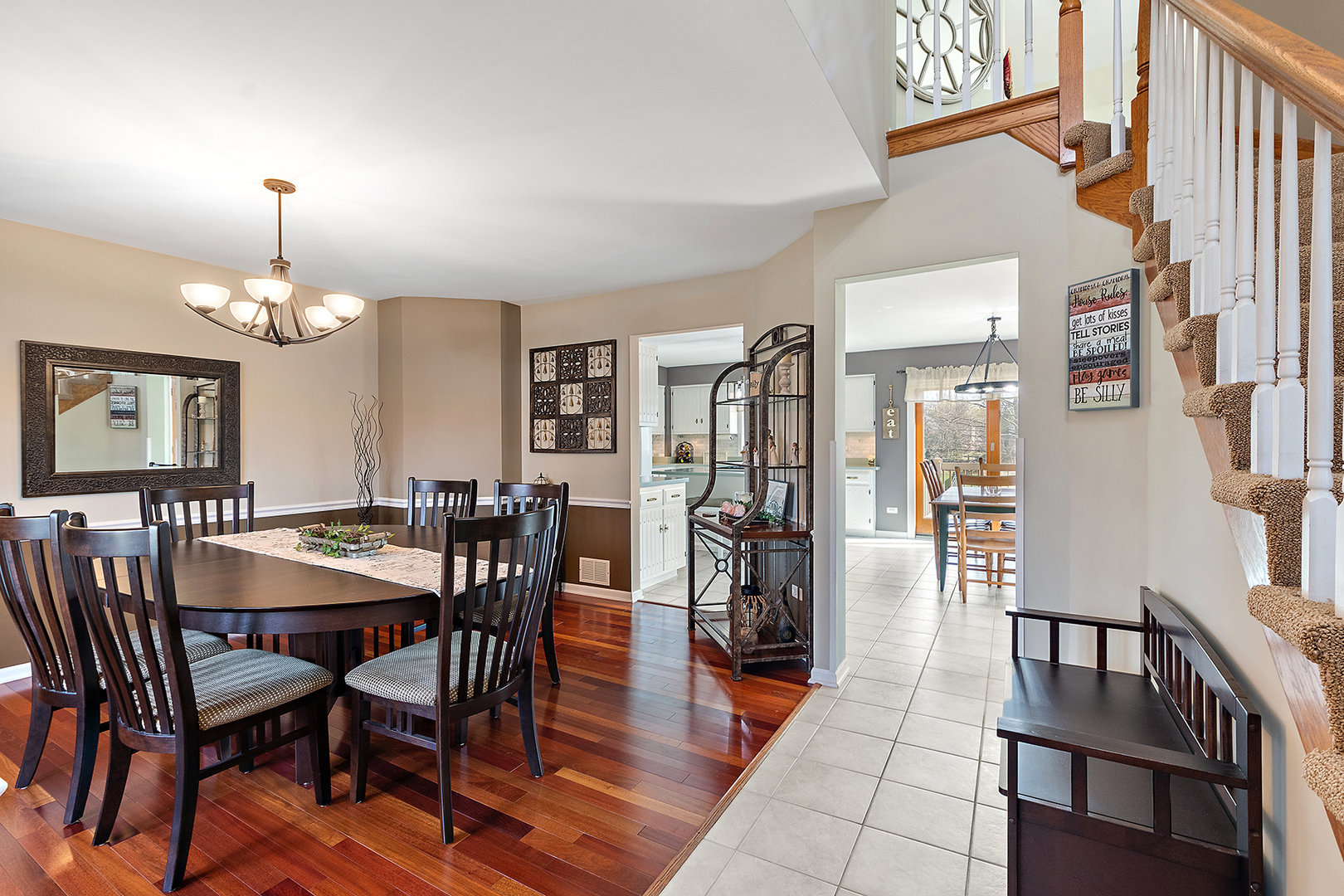 8899 Charrington Drive, Frankfort, IL 60423