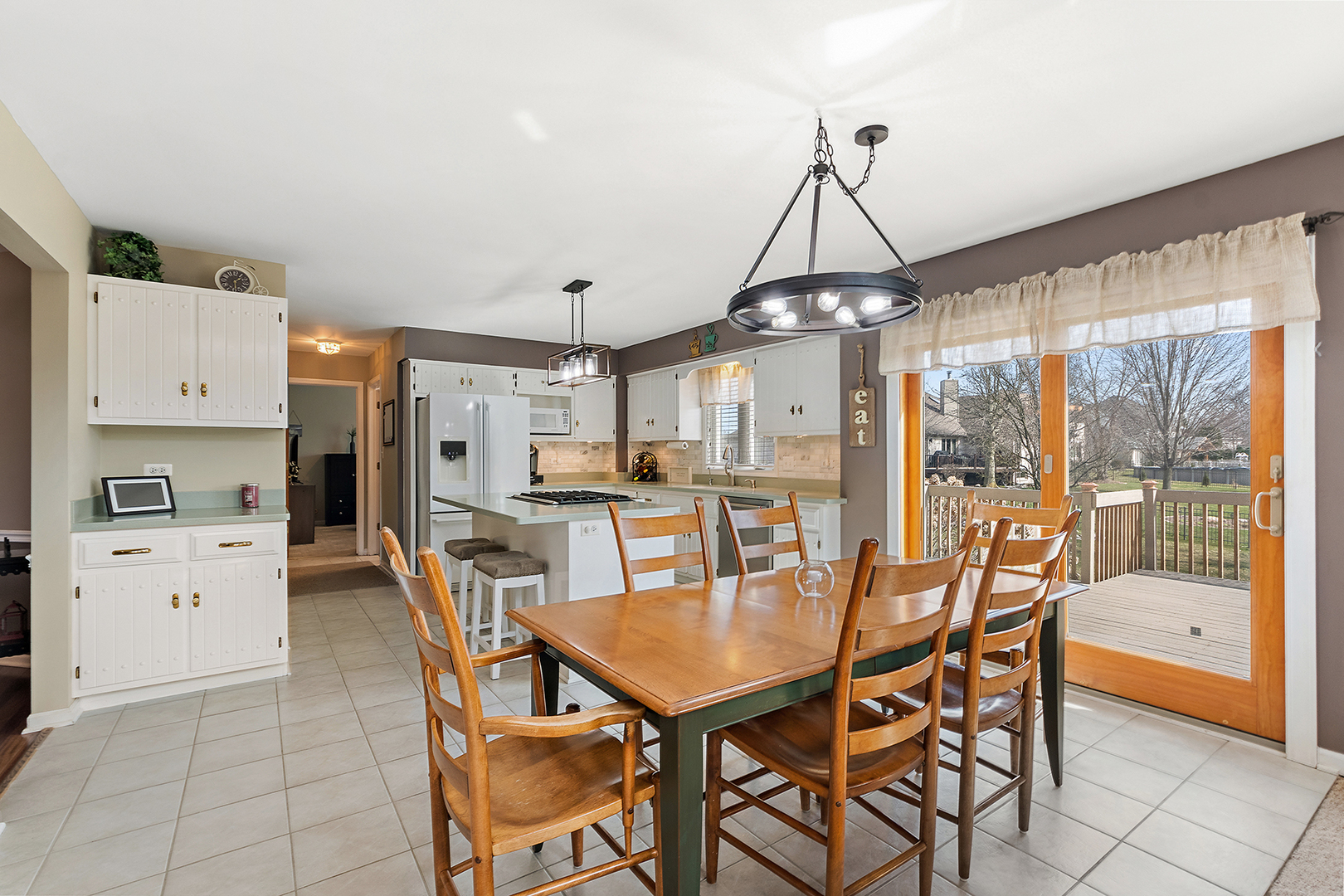 8899 Charrington Drive, Frankfort, IL 60423
