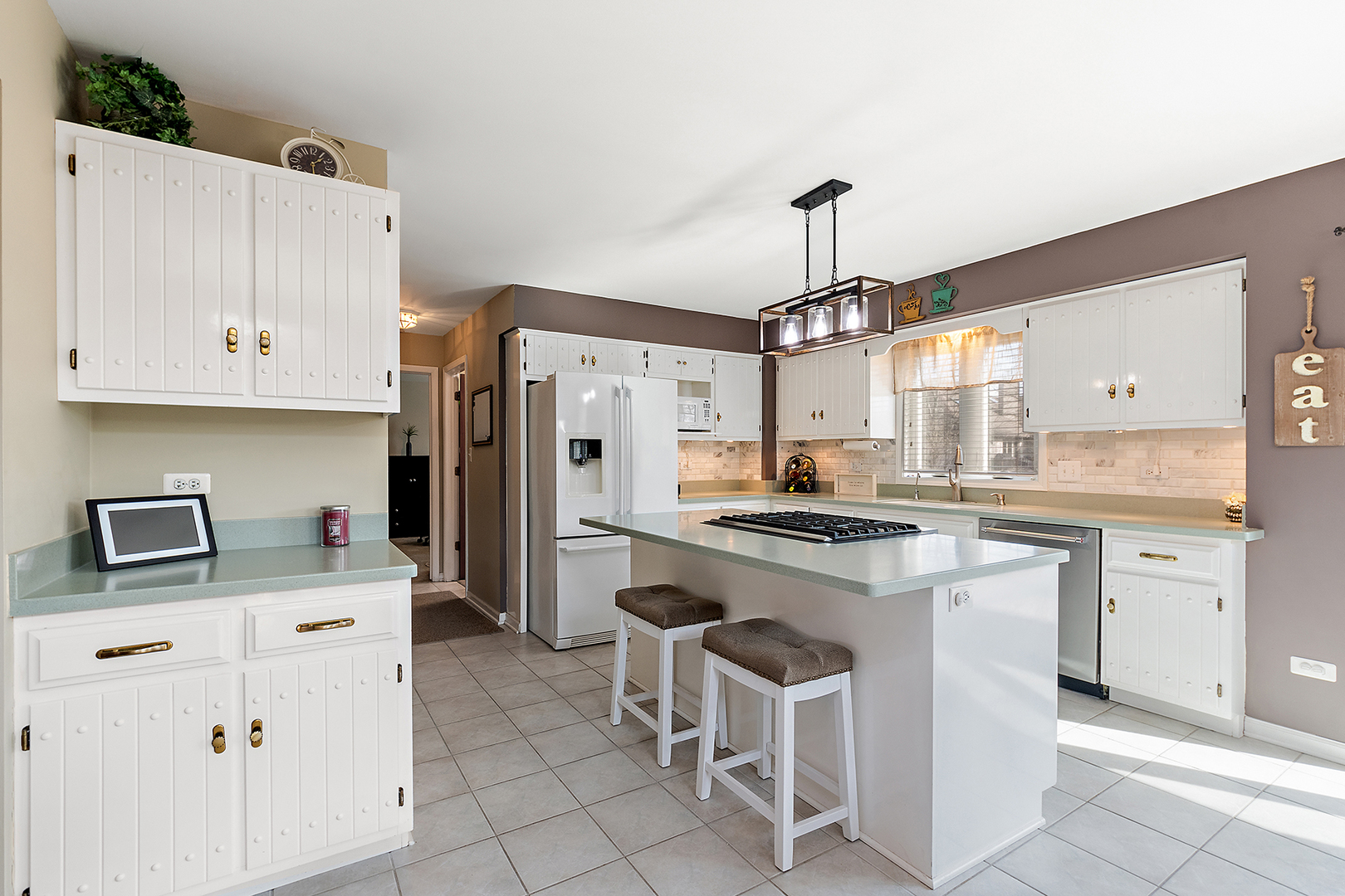 8899 Charrington Drive, Frankfort, IL 60423
