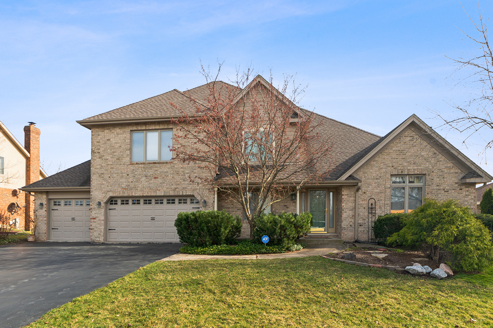 8899 Charrington Drive, Frankfort, IL 60423