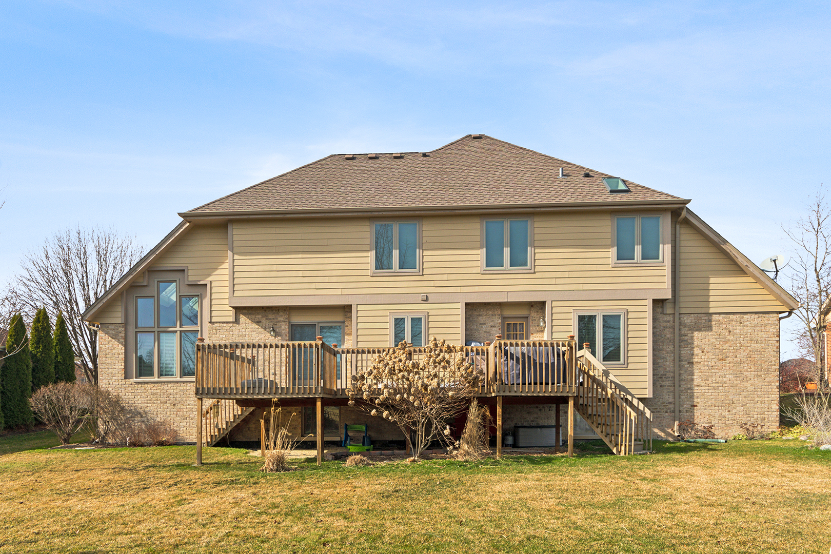 8899 Charrington Drive, Frankfort, IL 60423