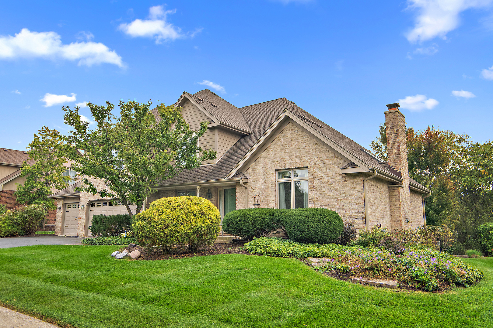 8899 Charrington Drive, Frankfort, IL 60423