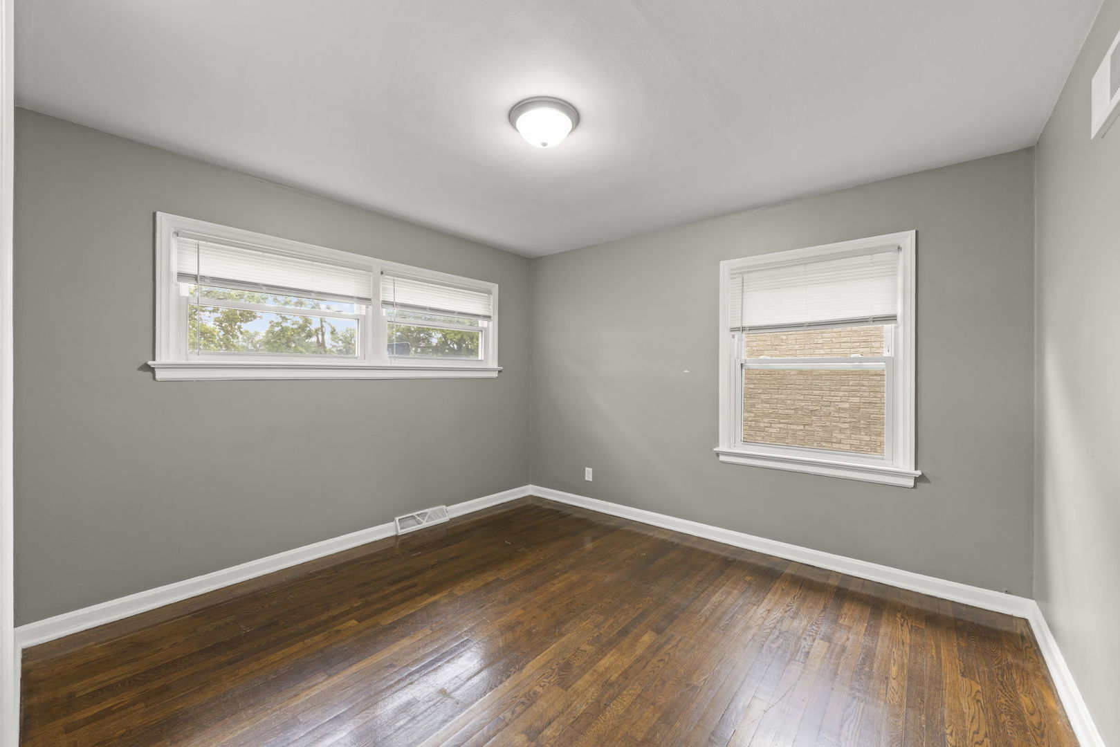 815 W 187th Street, Glenwood, IL 60425